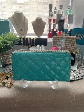 ✨Tiffany Blue Patent Leather Quilted Zip Wallet✨NEW